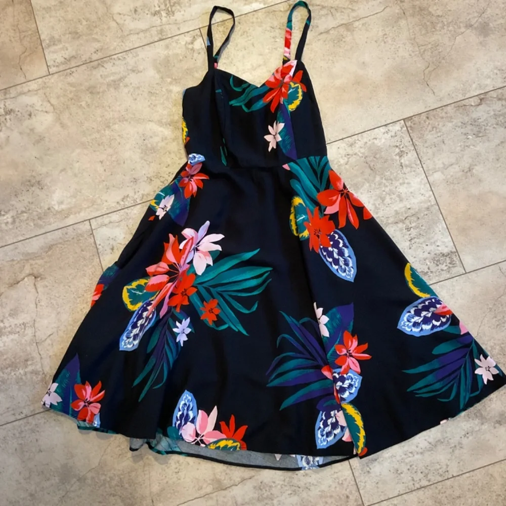 Old Navy Cami Black Floral Dress Sz XS Smocked Back Spaghetti Straps - Picture 6 of 13